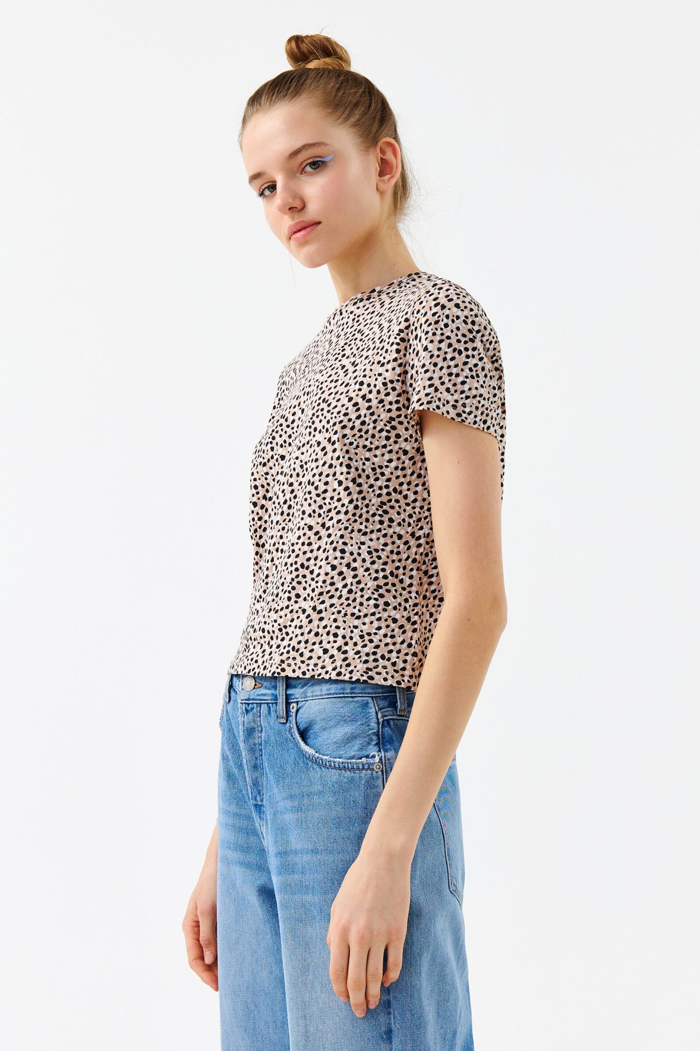 BLACK & WHITE DOTTED T-SHIRT - WOMEN